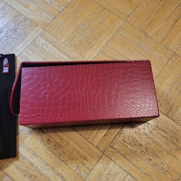 Red Jewelry Container w/4 Inserts - Picture 3 of 3